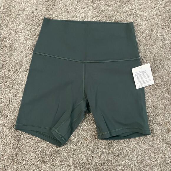 SALE - NWT Lululemoon Alig High Rise Short 6" - Picture 5 of 8